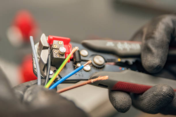 Best Licensed Electrician  in Munsey Park, NY